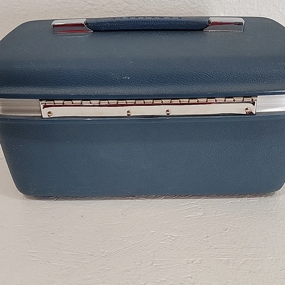 Vintage Samsonite Saturn Blue Train Case Carry-on Make-up Luggage NWOT